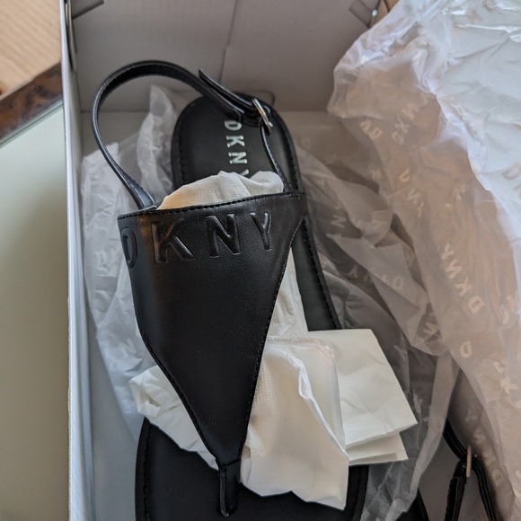 DKNY solar sandals, NWOT size 9 - Picture 3 of 16